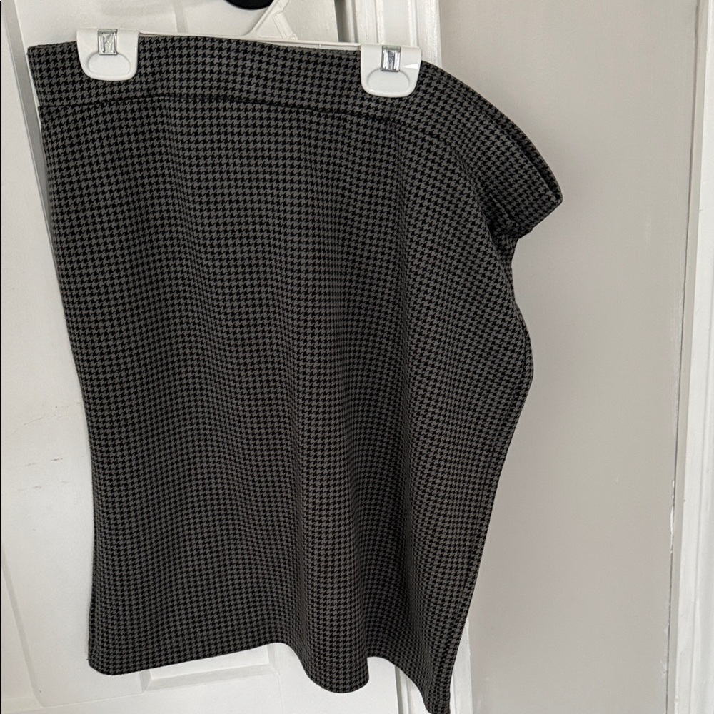 LOFT Black & Gray Houndstooth Sleeveless Tunic